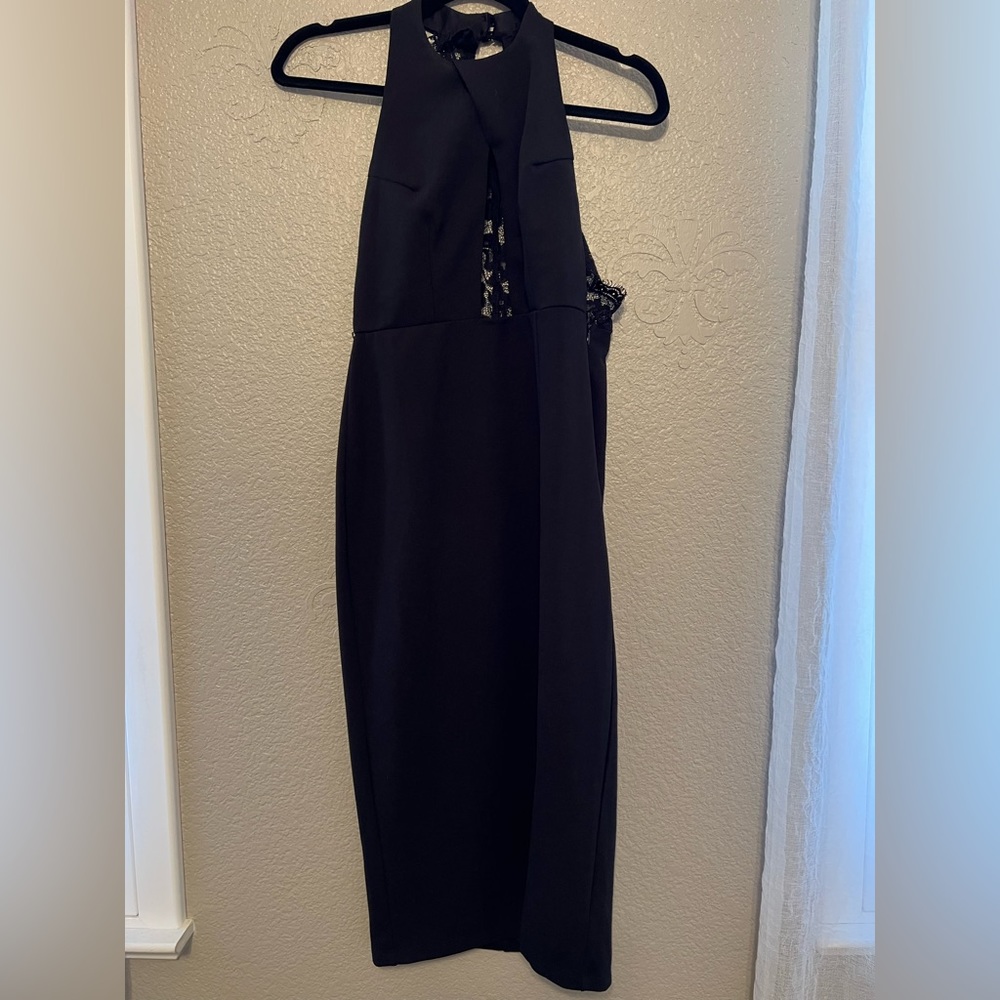 ASOS halterneck bodycon dress with keyhole front and lace back in black - Picture 7 of 8
